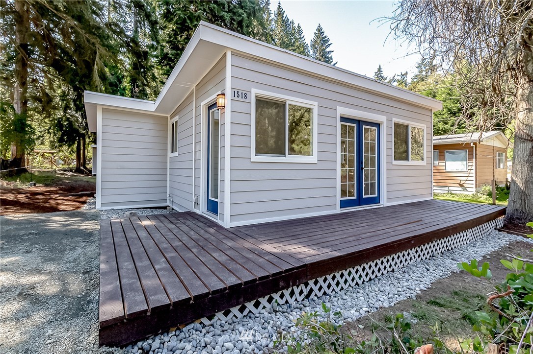 1518 East Roy Road Freeland, WA 98249 - Photo 4 of 37