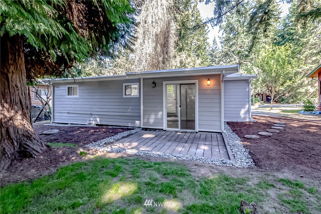 1518 East Roy Road Freeland, WA 98249 - Photo 33 of 37