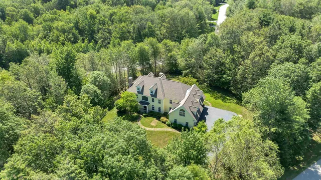 $1,900,000 | 30 Squier Drive, North Hampton, NH 03862