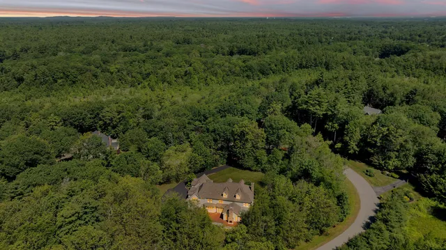 $1,900,000 | 30 Squier Drive, North Hampton, NH 03862