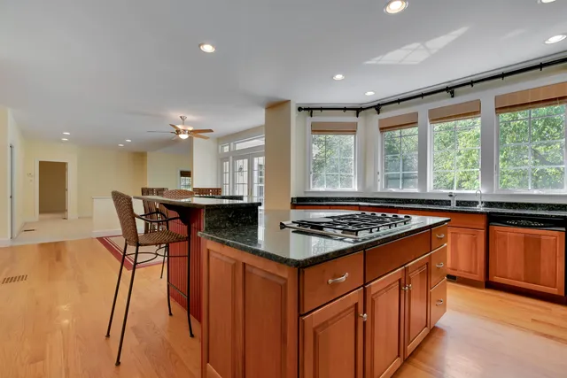 $1,900,000 | 30 Squier Drive, North Hampton, NH 03862