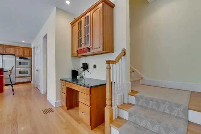 $1,900,000 | 30 Squier Drive, North Hampton, NH 03862