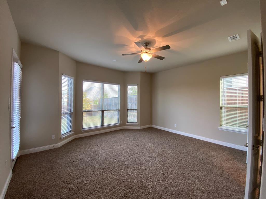 927 Bentley Drive Roanoke, TX 76262 - Photo 16 of 33