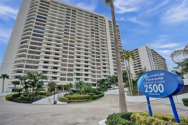 $2,850 | 2500 Parkview Drive, Unit 917, Hallandale Beach, FL 33009