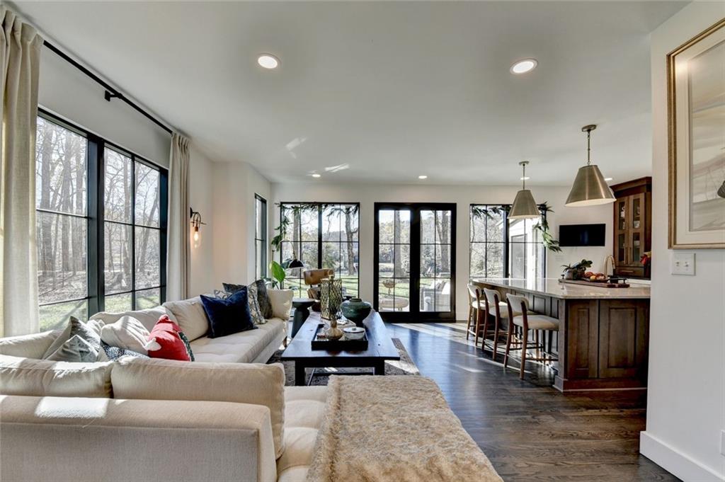 1789 Riverside Road Roswell, GA 30076 - Photo 11 of 65