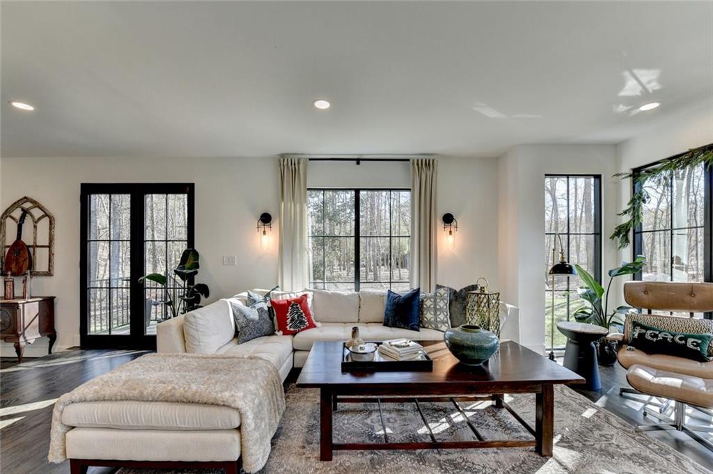 1789 Riverside Road Roswell, GA 30076 - Photo 13 of 65