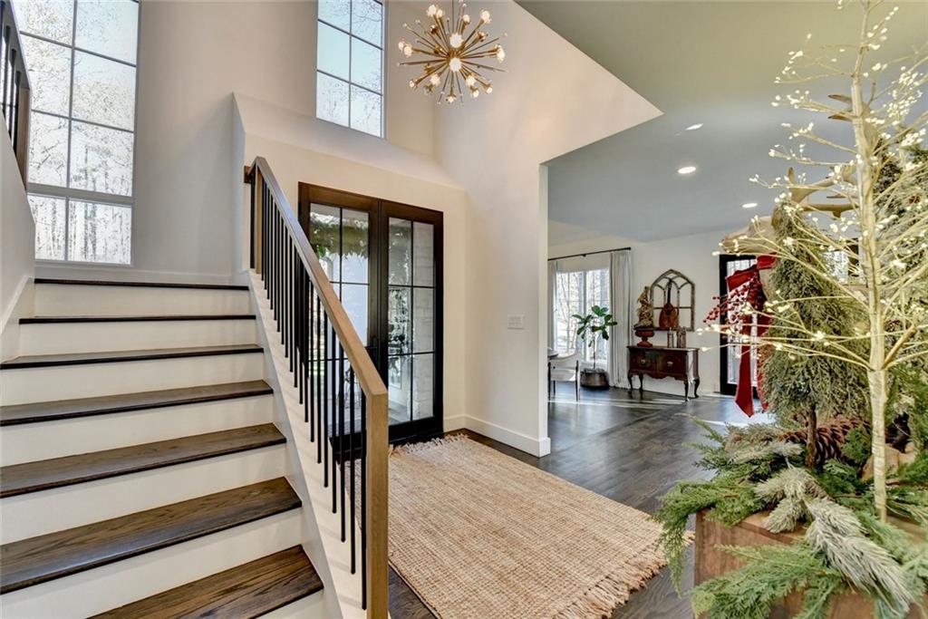 1789 Riverside Road Roswell, GA 30076 - Photo 5 of 65