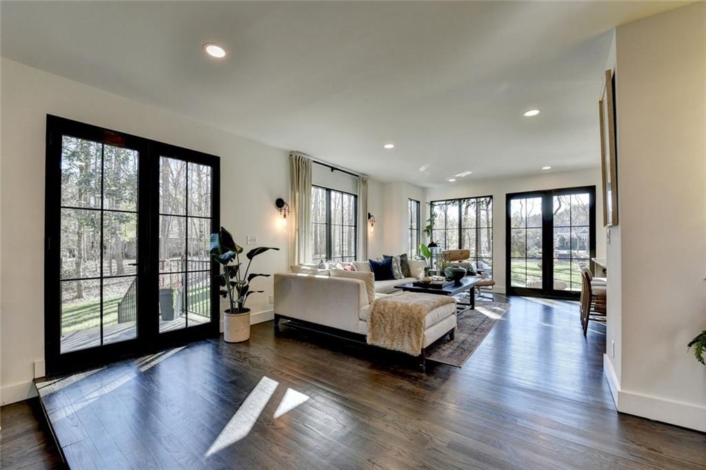 1789 Riverside Road Roswell, GA 30076 - Photo 10 of 65