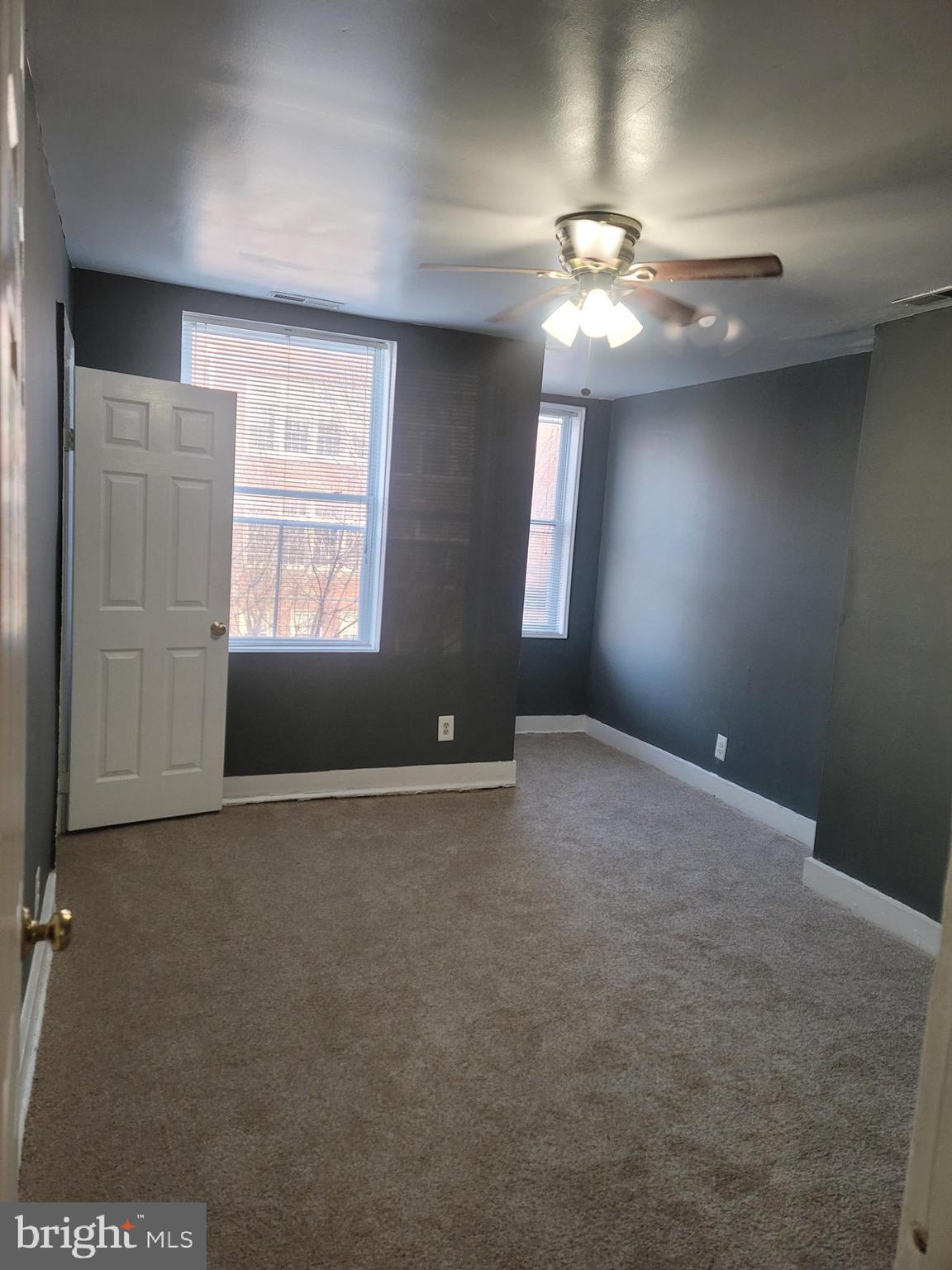 34 O Street Northwest, Unit A Washington, DC 20001 - Photo 3 of 13 Livingroom
