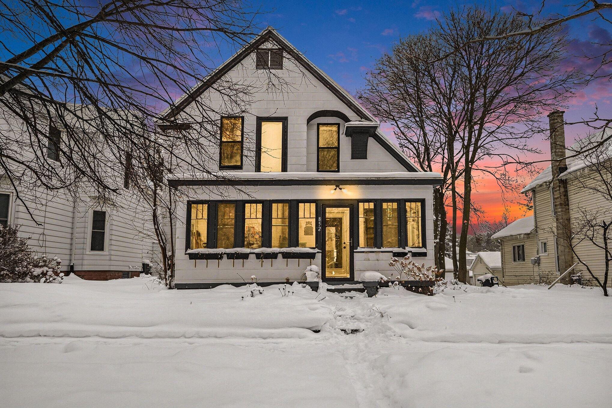 852 Innes Street Northeast, Unit 2 Grand Rapids, MI 49503 - Photo 1 of 25 001_file_3156