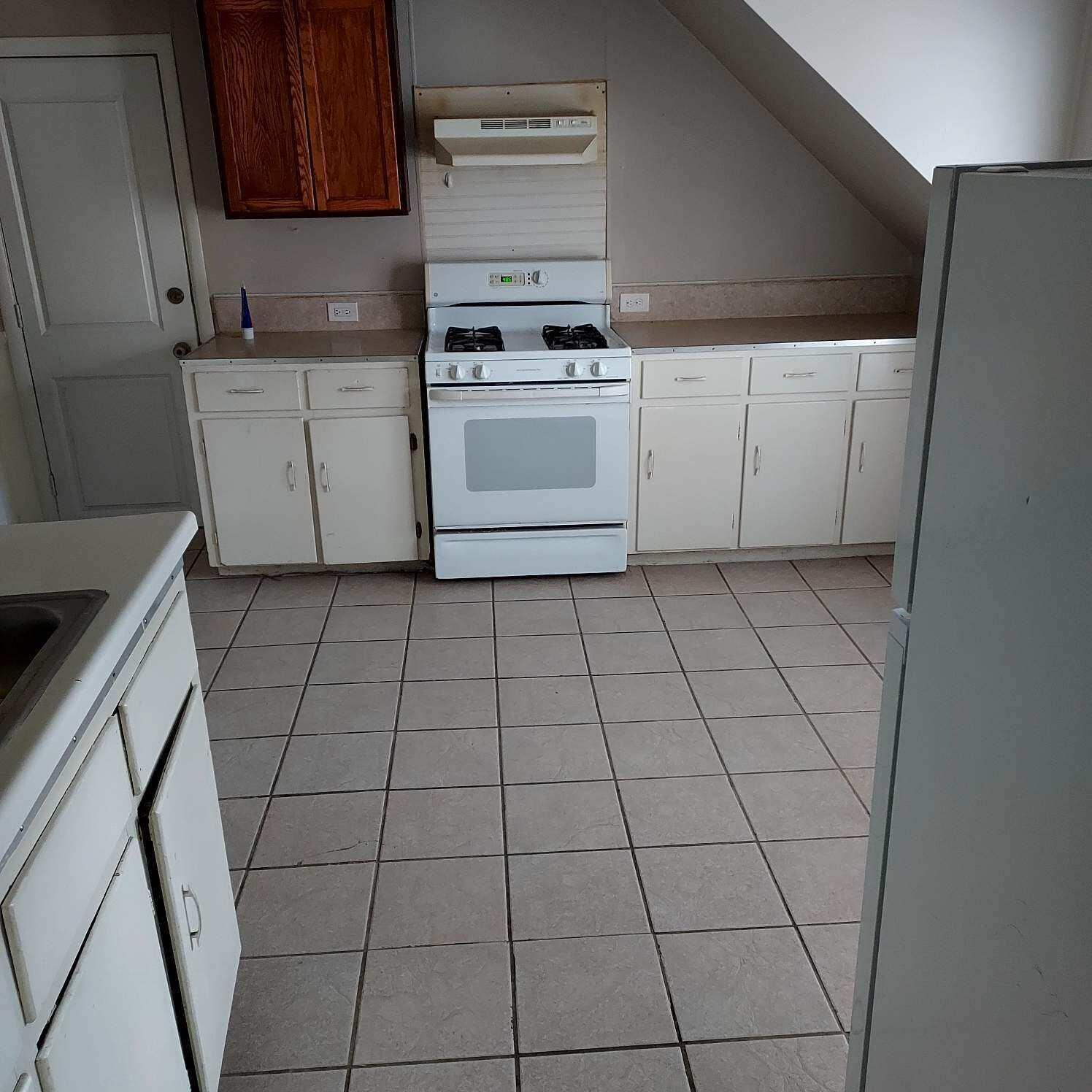 852 Innes Street Northeast, Unit 2 Grand Rapids, MI 49503 - Photo 17 of 25 Resized_20221214_143718