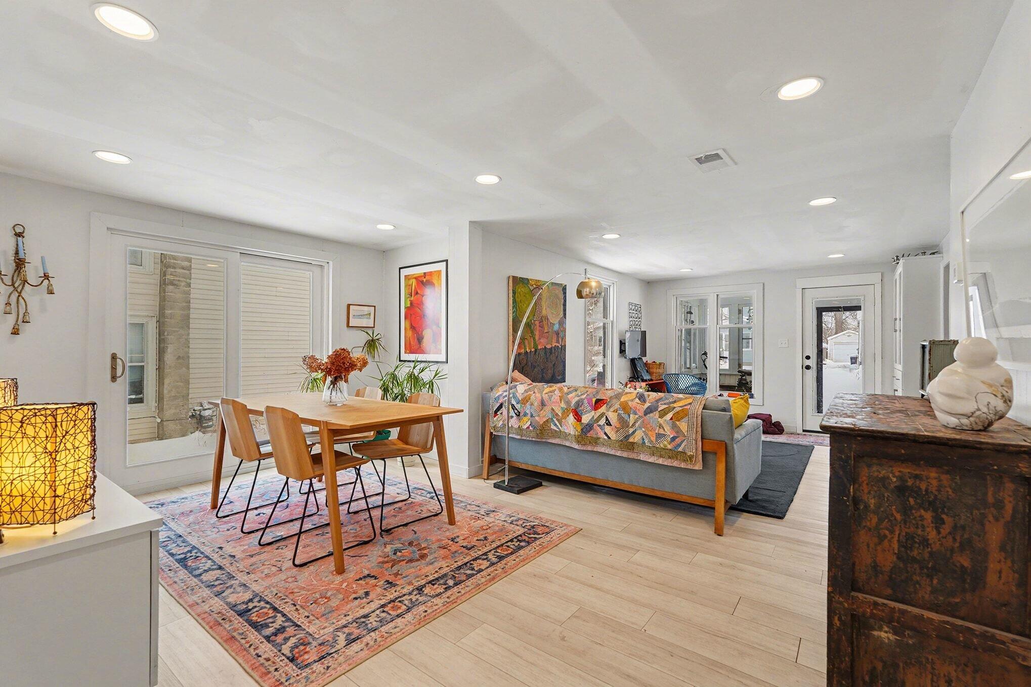 852 Innes Street Northeast, Unit 2 Grand Rapids, MI 49503 - Photo 7 of 25 007_file_9748