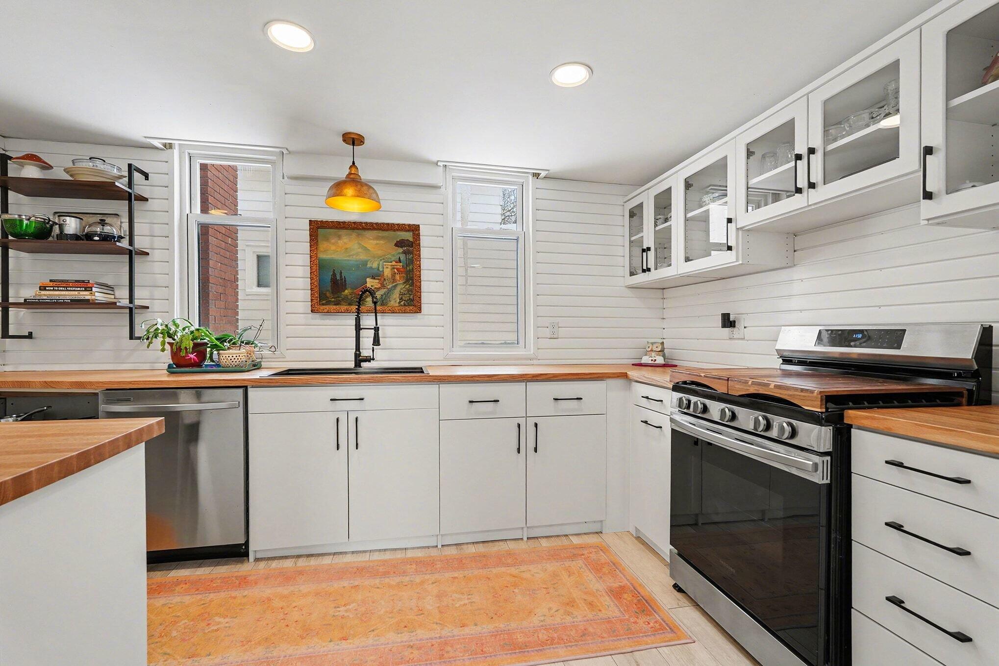 852 Innes Street Northeast, Unit 2 Grand Rapids, MI 49503 - Photo 9 of 25 009_file_1794