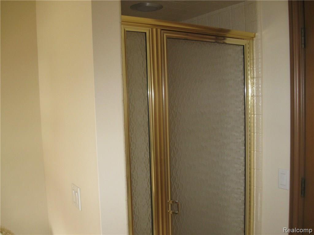 2437 Munster Road Rochester Hills, MI 48309 - Photo 20 of 47