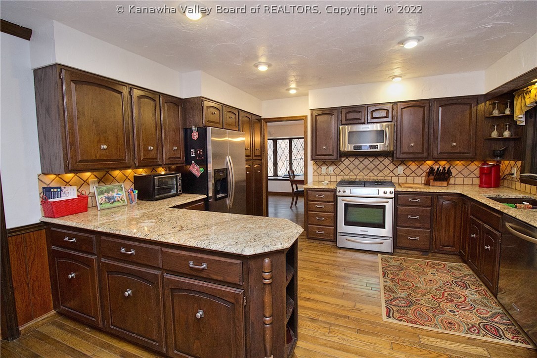 177 Riercliffe Rd Street Crystal Lake, IL 60014 - Photo 13 of 48 Gallery Image 13