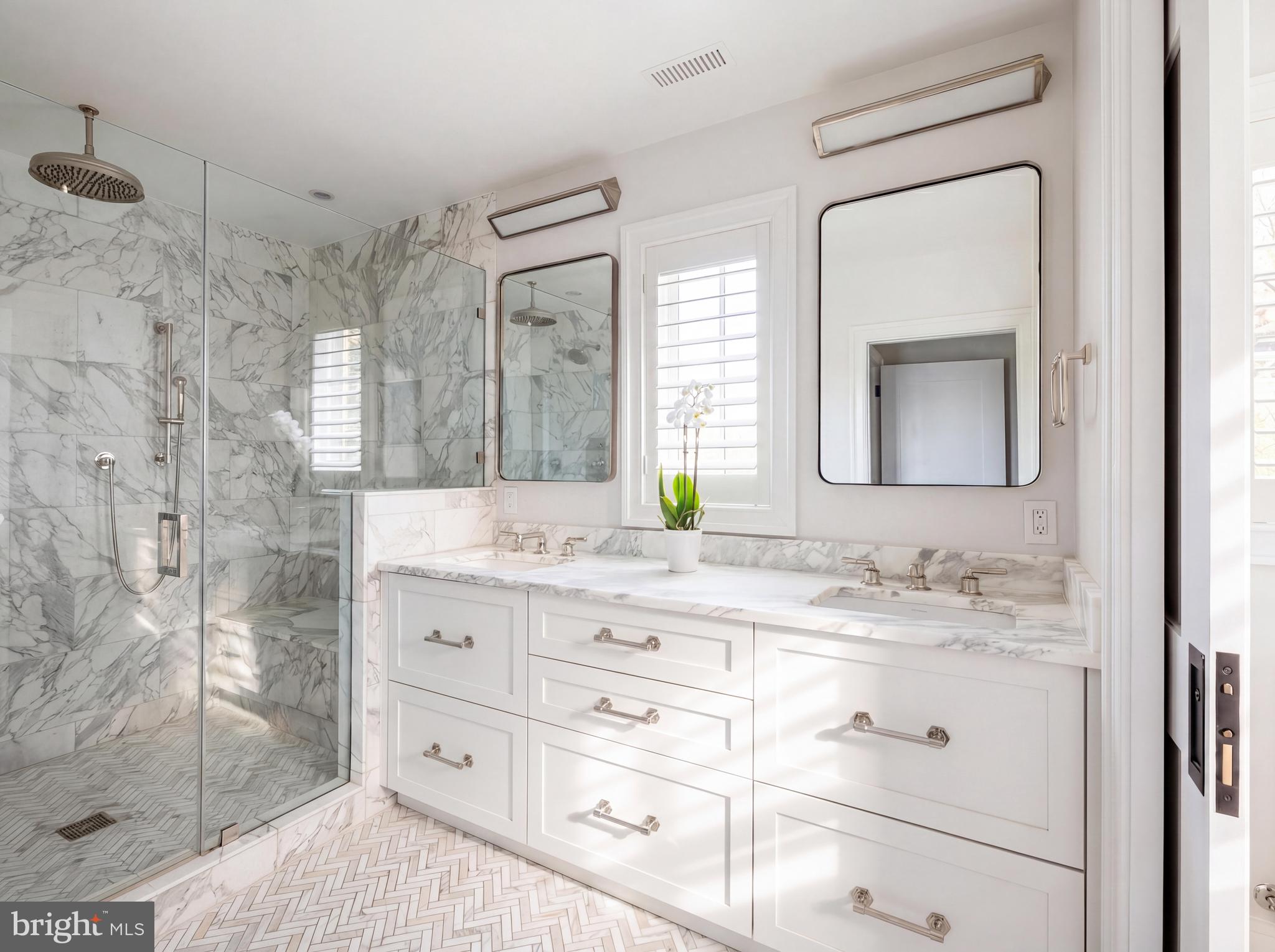 1704 Russell Road Alexandria, VA 22302 - Photo 33 of 44 Primary Bath with Custom Vanity