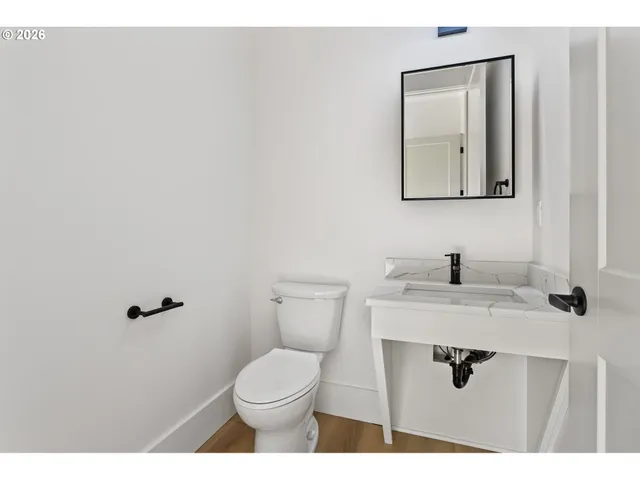 a bathroom with a toilet