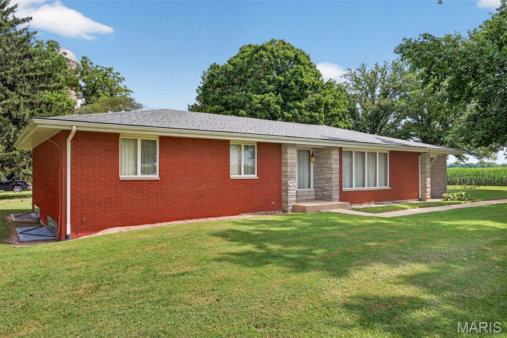 11405 Lake Road Highland, IL 62249 - Photo 51 of 53