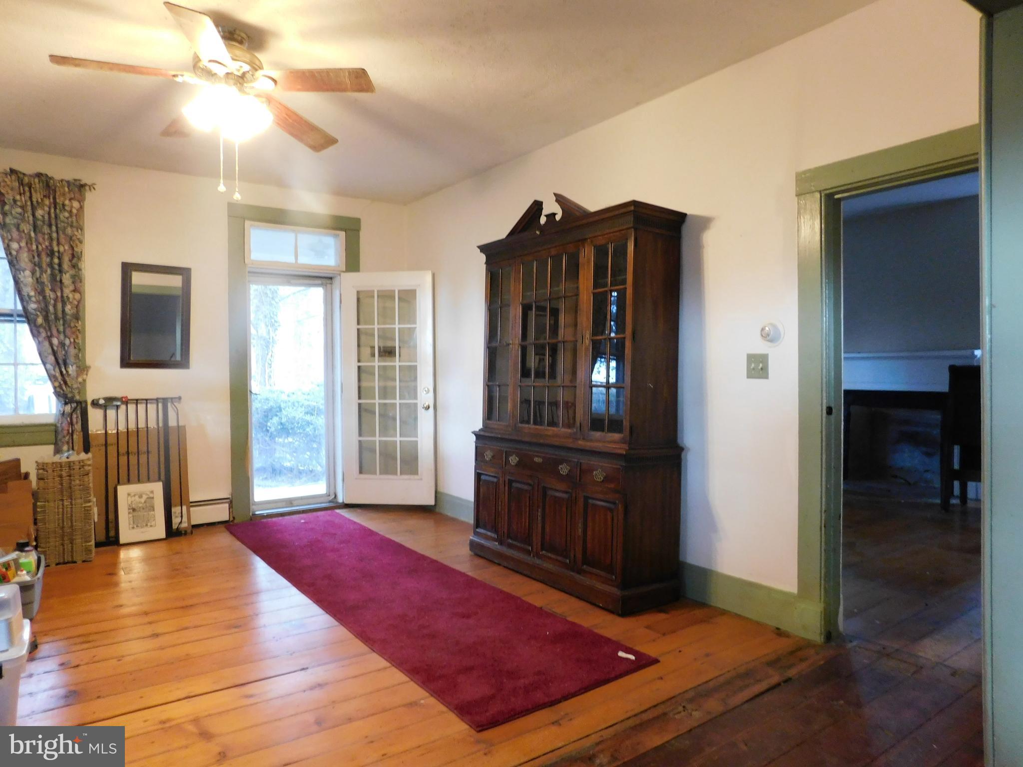 1503 McDermott Road Pylesville, MD 21132 - Photo 6 of 67 Main House - Living Room