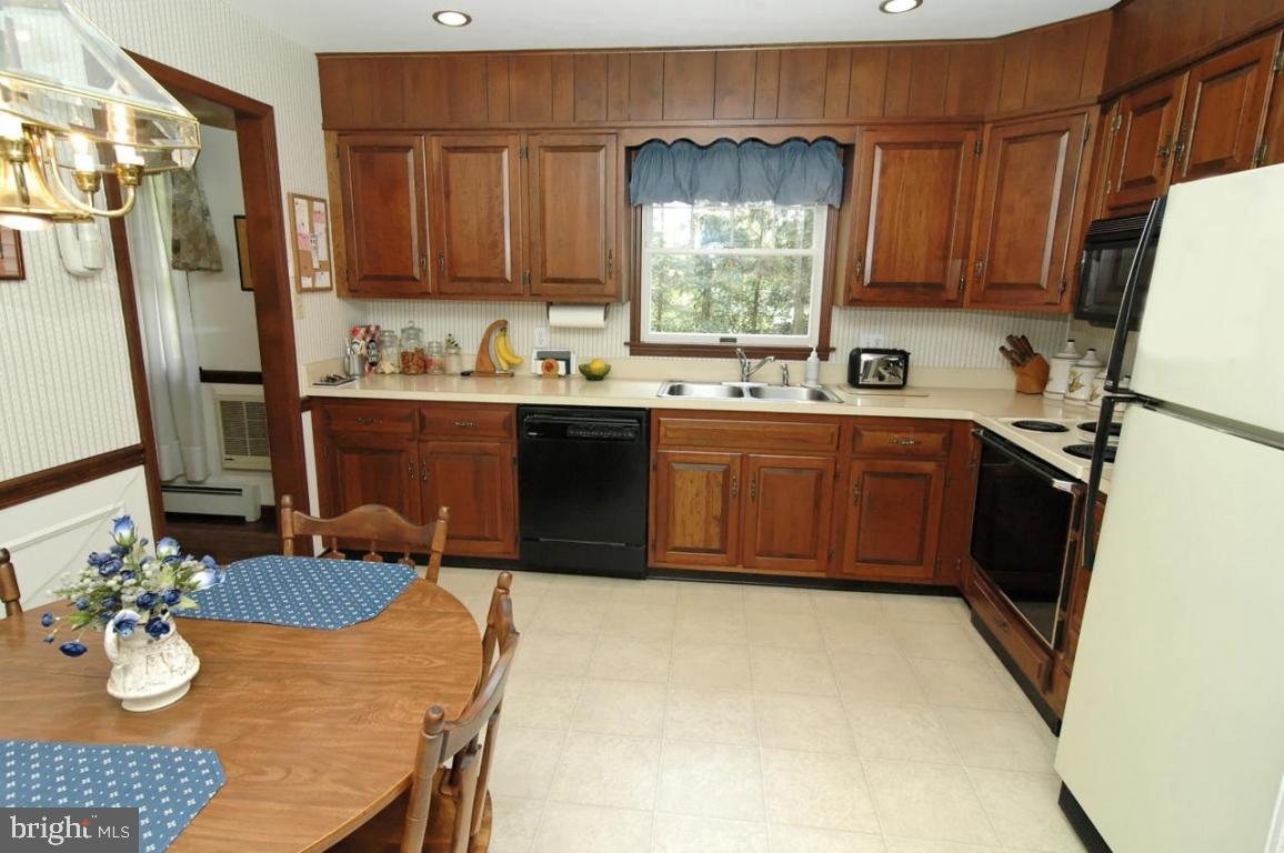 1520 Zarker Road Lancaster, PA 17601 - Photo 4 of 13