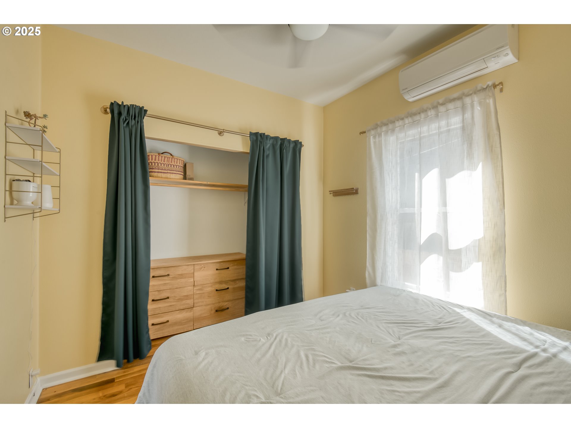 635 Southeast 4th Street Gresham, OR 97080 - Photo 13 of 34 Kitchen