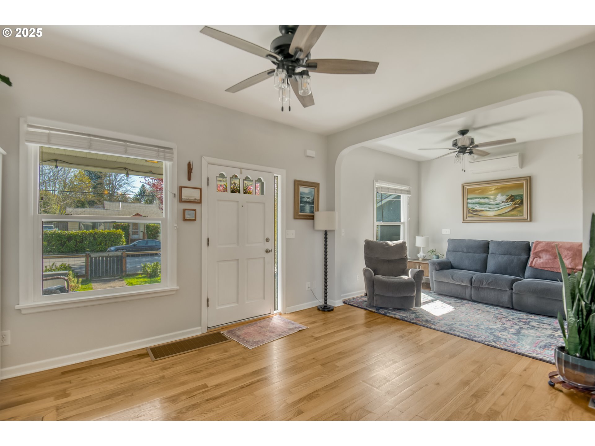 635 Southeast 4th Street Gresham, OR 97080 - Photo 4 of 34