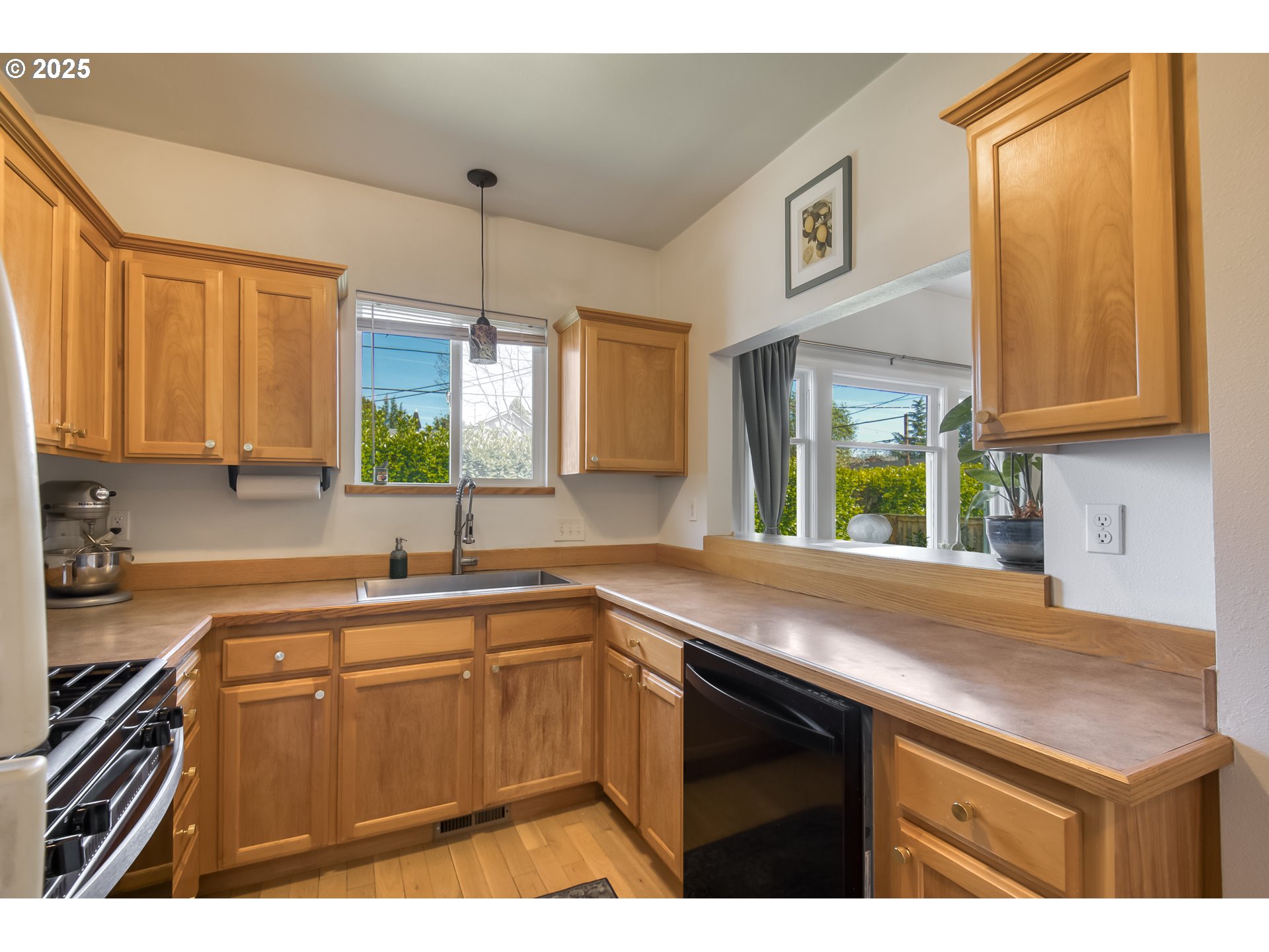 635 Southeast 4th Street Gresham, OR 97080 - Photo 10 of 34 Dining Room