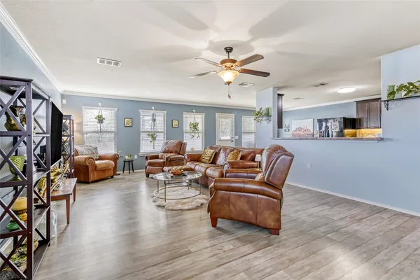 $2,250 | 7233 Crestone Road, Austin, TX 78744