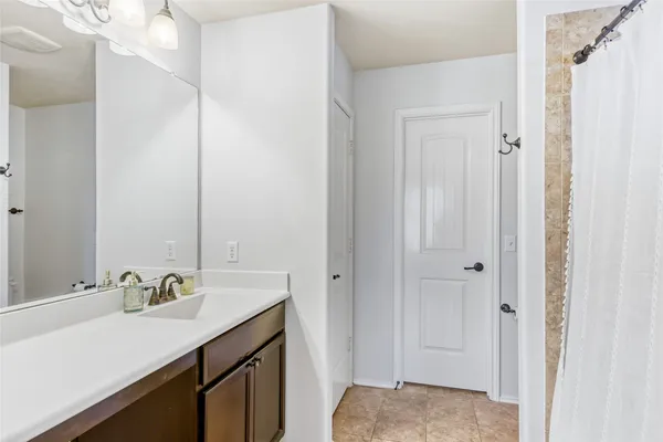 $2,250 | 7233 Crestone Road, Austin, TX 78744