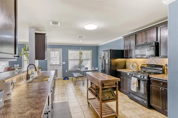 $2,250 | 7233 Crestone Road, Austin, TX 78744