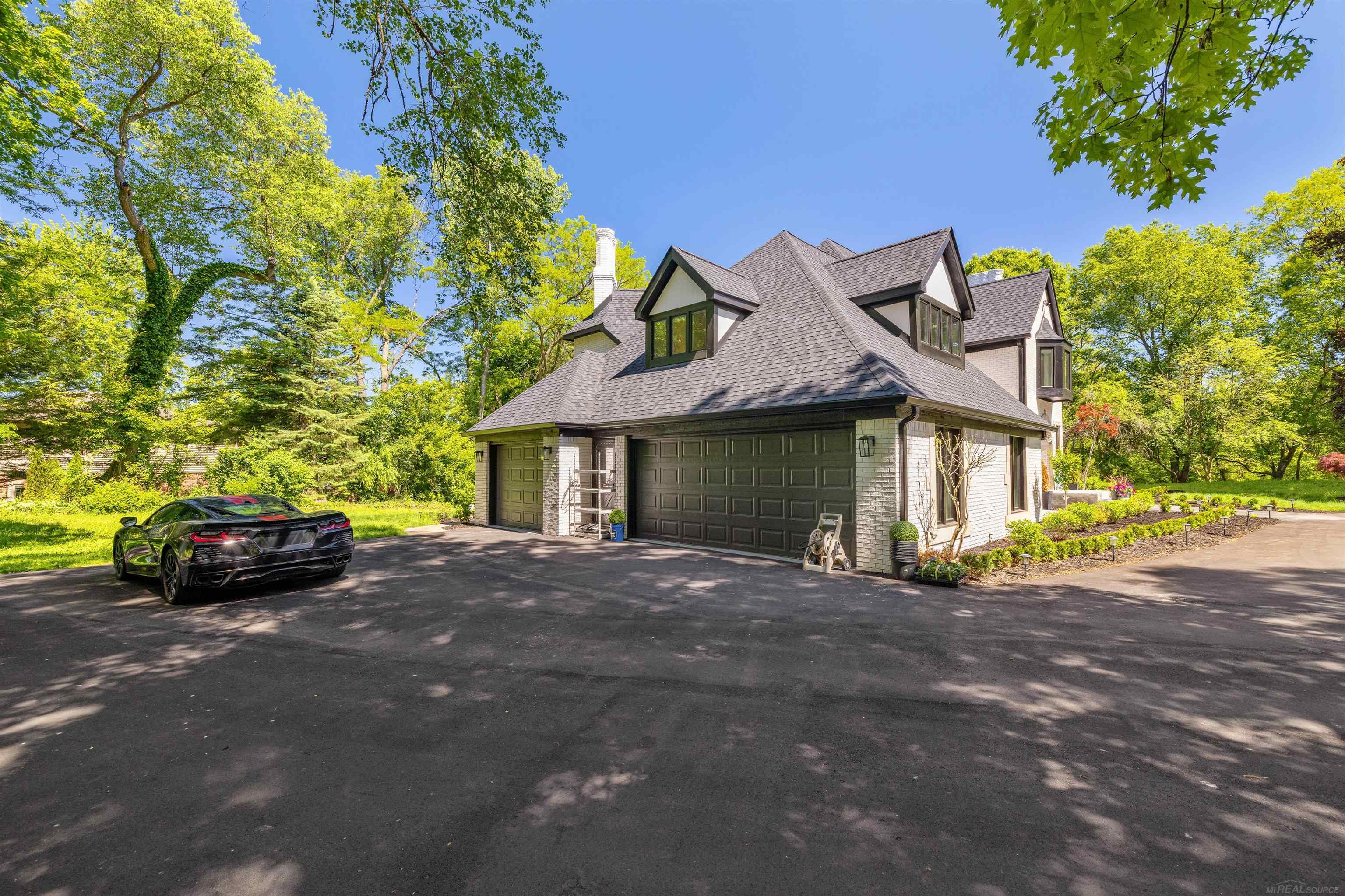 300 Camelot Way Rochester, MI 48306 - Photo 57 of 70