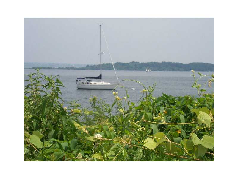 426 East Shore Road Jamestown, RI 02835 - Photo 4 of 11 View.