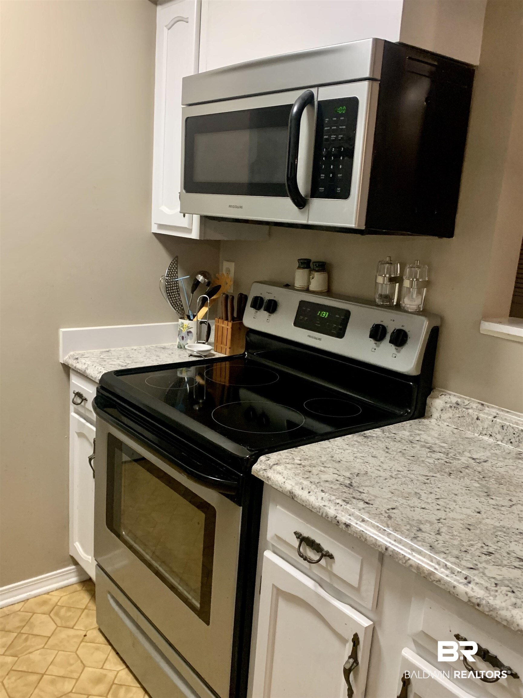 6040 Grelot Road, Unit 205 Mobile, AL 36609 - Photo 3 of 8