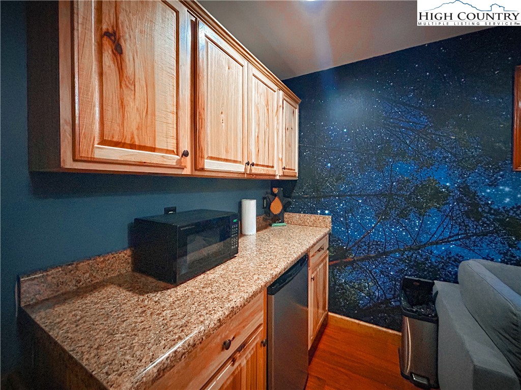 114 Spruce Hollow Road Beech Mountain, NC 28604 - Photo 29 of 50