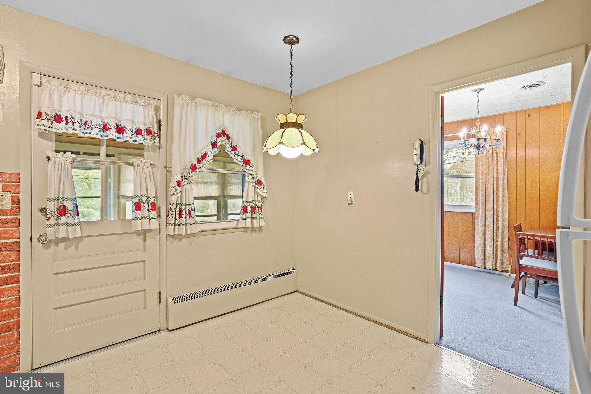 5733 Oakland Road Baltimore, MD 21227 - Photo 13 of 36