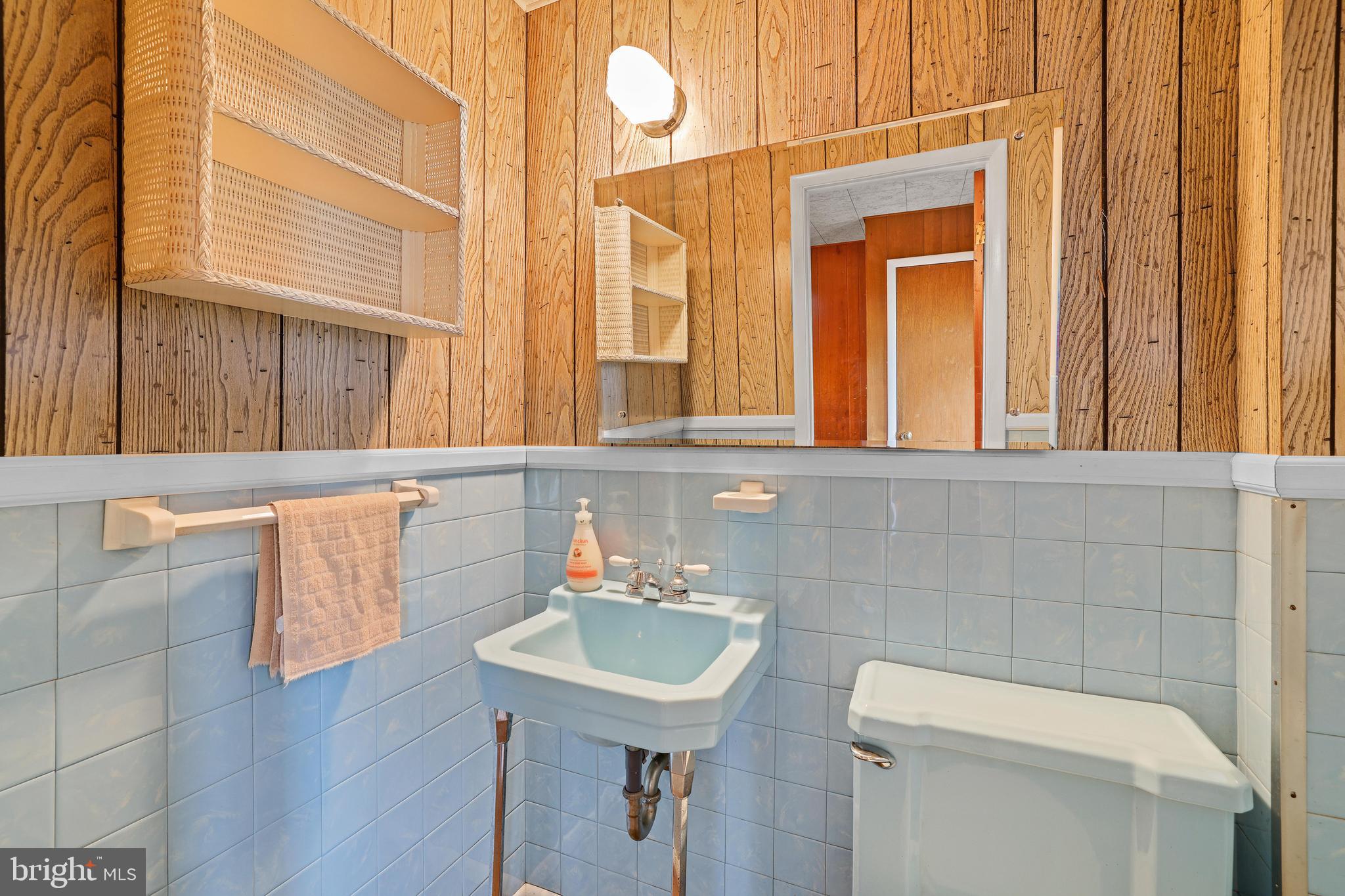 5733 Oakland Road Baltimore, MD 21227 - Photo 23 of 36
