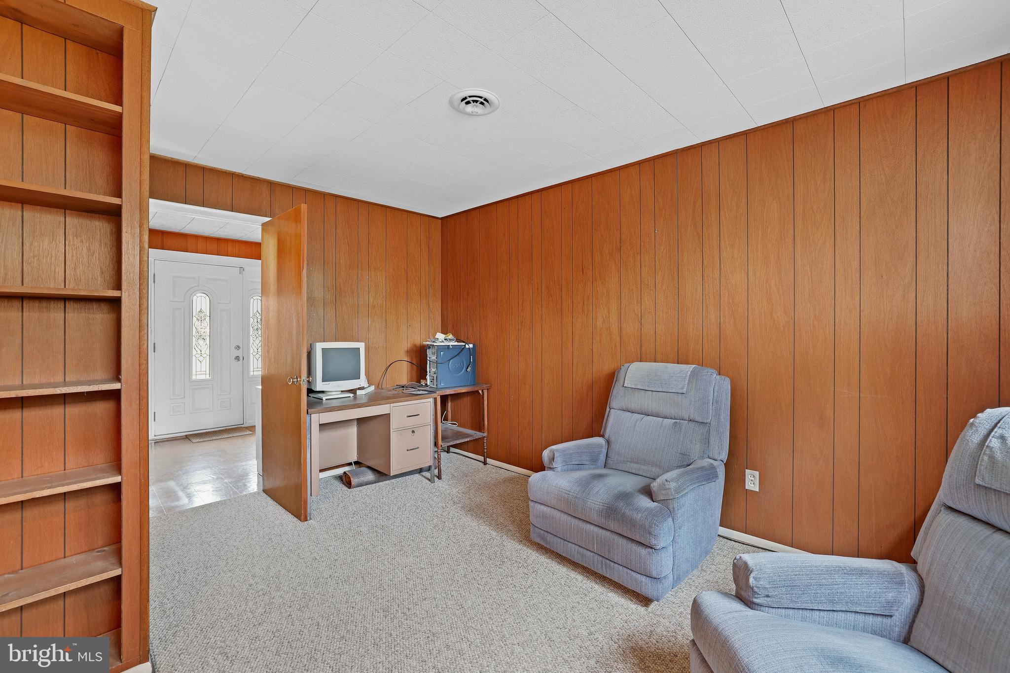 5733 Oakland Road Baltimore, MD 21227 - Photo 25 of 36