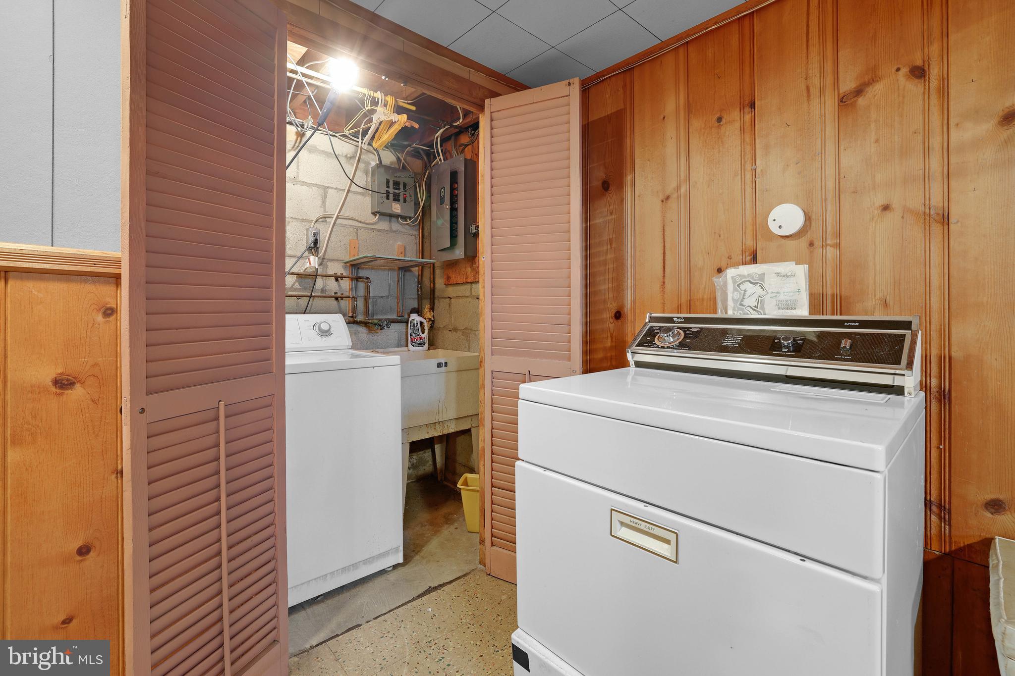 5733 Oakland Road Baltimore, MD 21227 - Photo 28 of 36