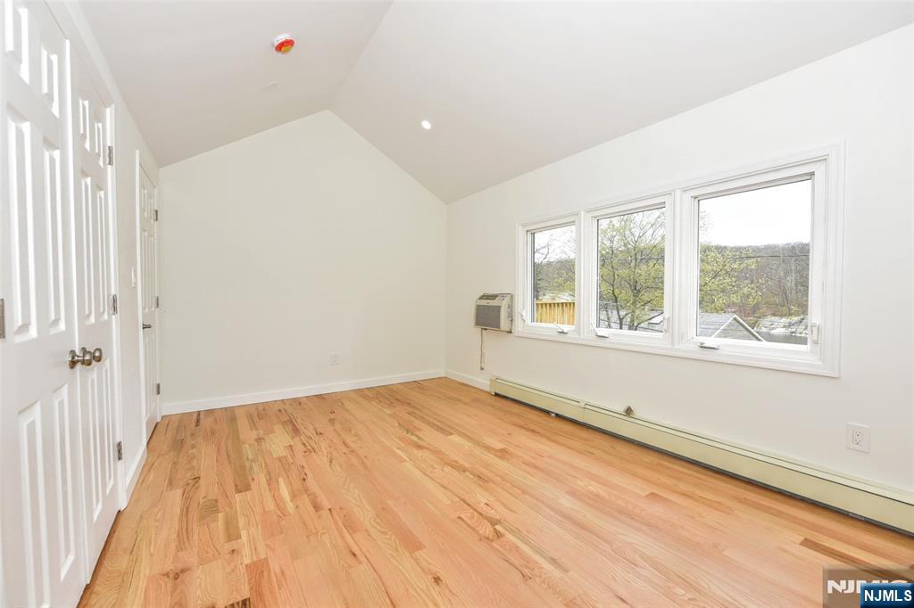 56 Lake Shore Road East Stockholm, NJ 07460 - Photo 12 of 45