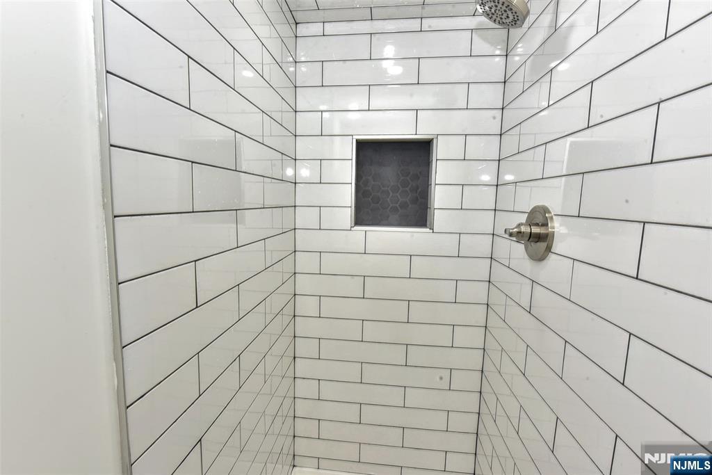 56 Lake Shore Road East Stockholm, NJ 07460 - Photo 25 of 45