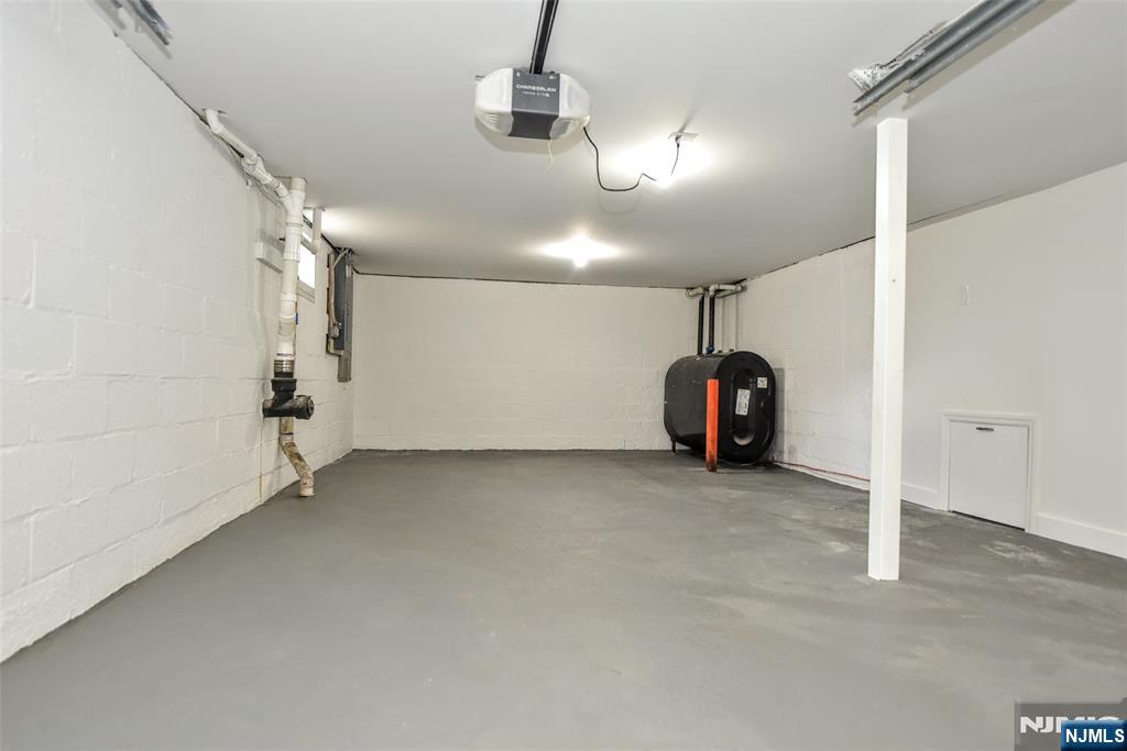 56 Lake Shore Road East Stockholm, NJ 07460 - Photo 27 of 45