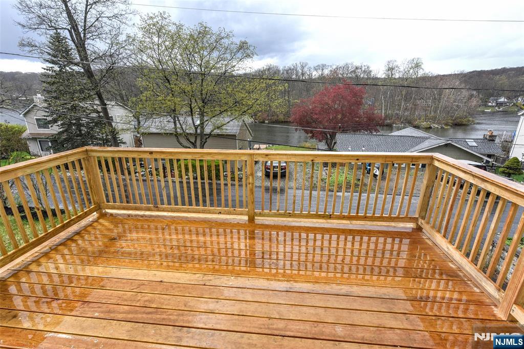 56 Lake Shore Road East Stockholm, NJ 07460 - Photo 28 of 45