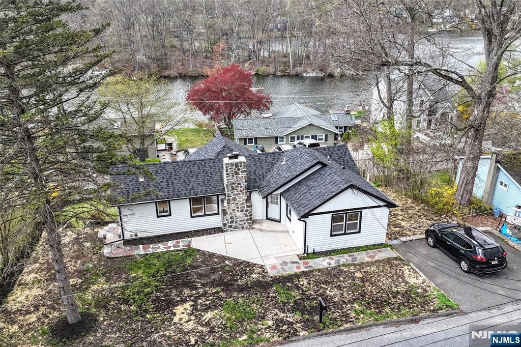 56 Lake Shore Road East Stockholm, NJ 07460 - Photo 34 of 45