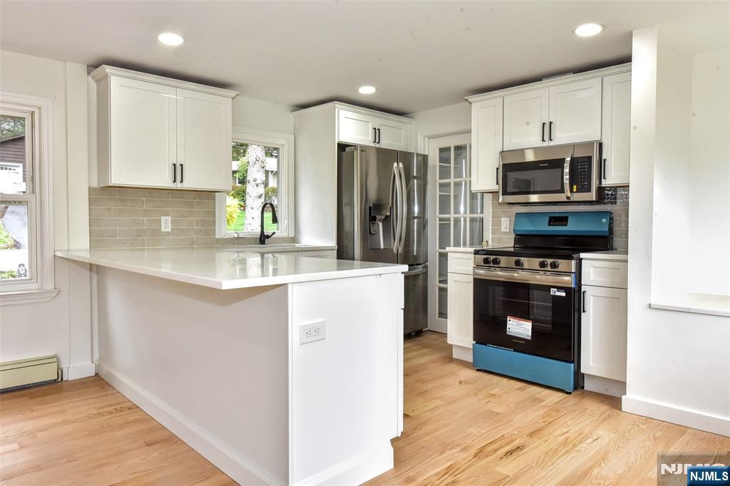 56 Lake Shore Road East Stockholm, NJ 07460 - Photo 9 of 45