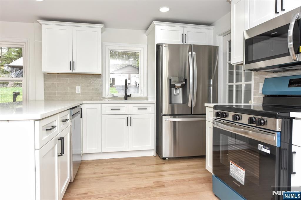 56 Lake Shore Road East Stockholm, NJ 07460 - Photo 10 of 45