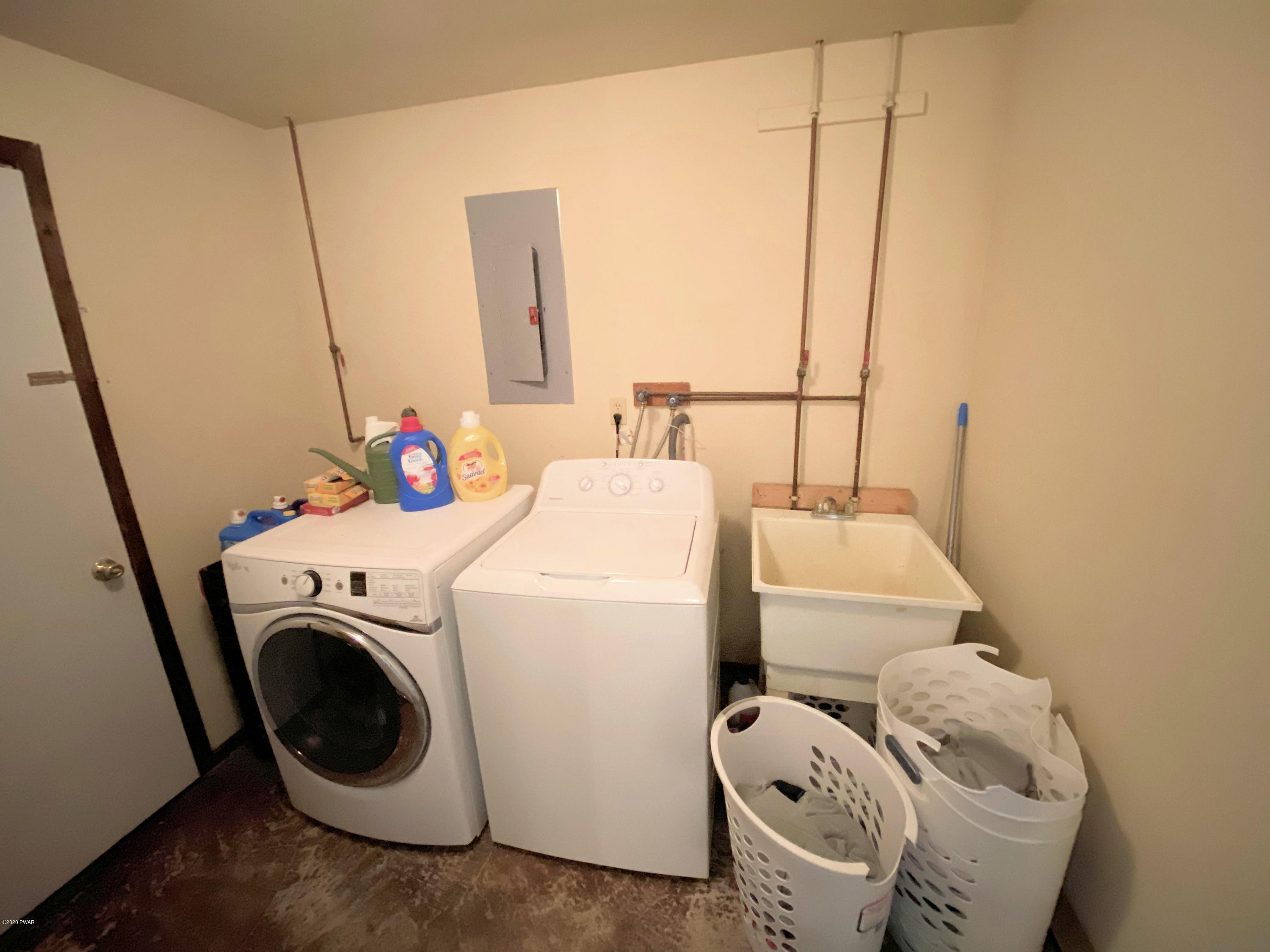 127 Rodeo Drive Hawley, PA 18428 - Photo 21 of 40 22 Laundry Room Lower Level