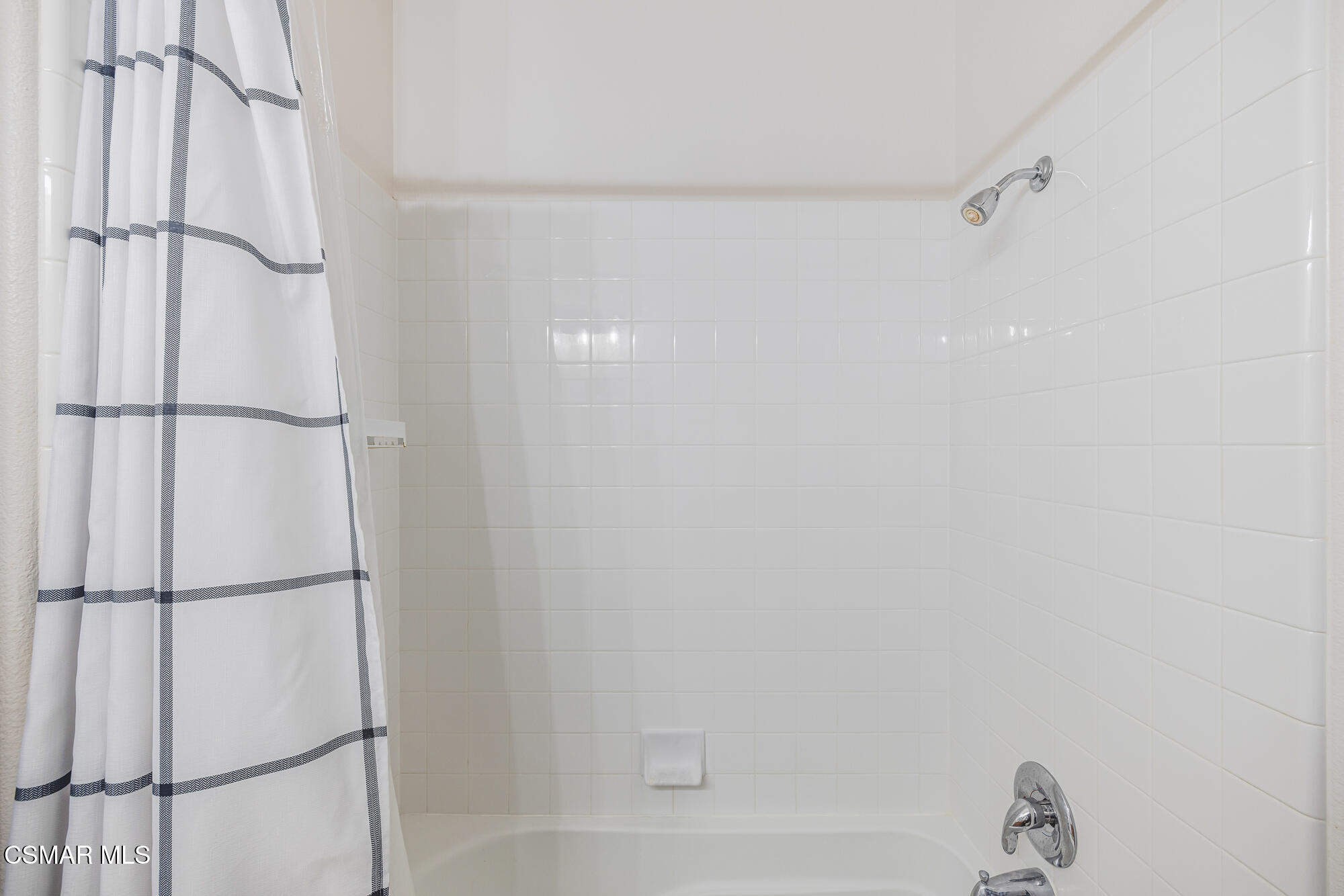 1240 Bayside Lane Oxnard, CA 93035 - Photo 26 of 51 a bathroom with a shower