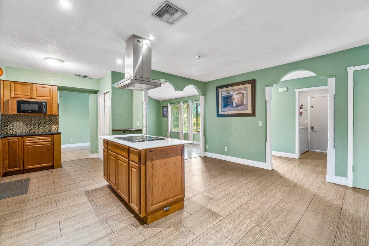 208 Lochmore Road Riviera Beach, FL 33407 - Photo 15 of 34 011-208LochmoreRoad-RivieraBeach-FL-3340