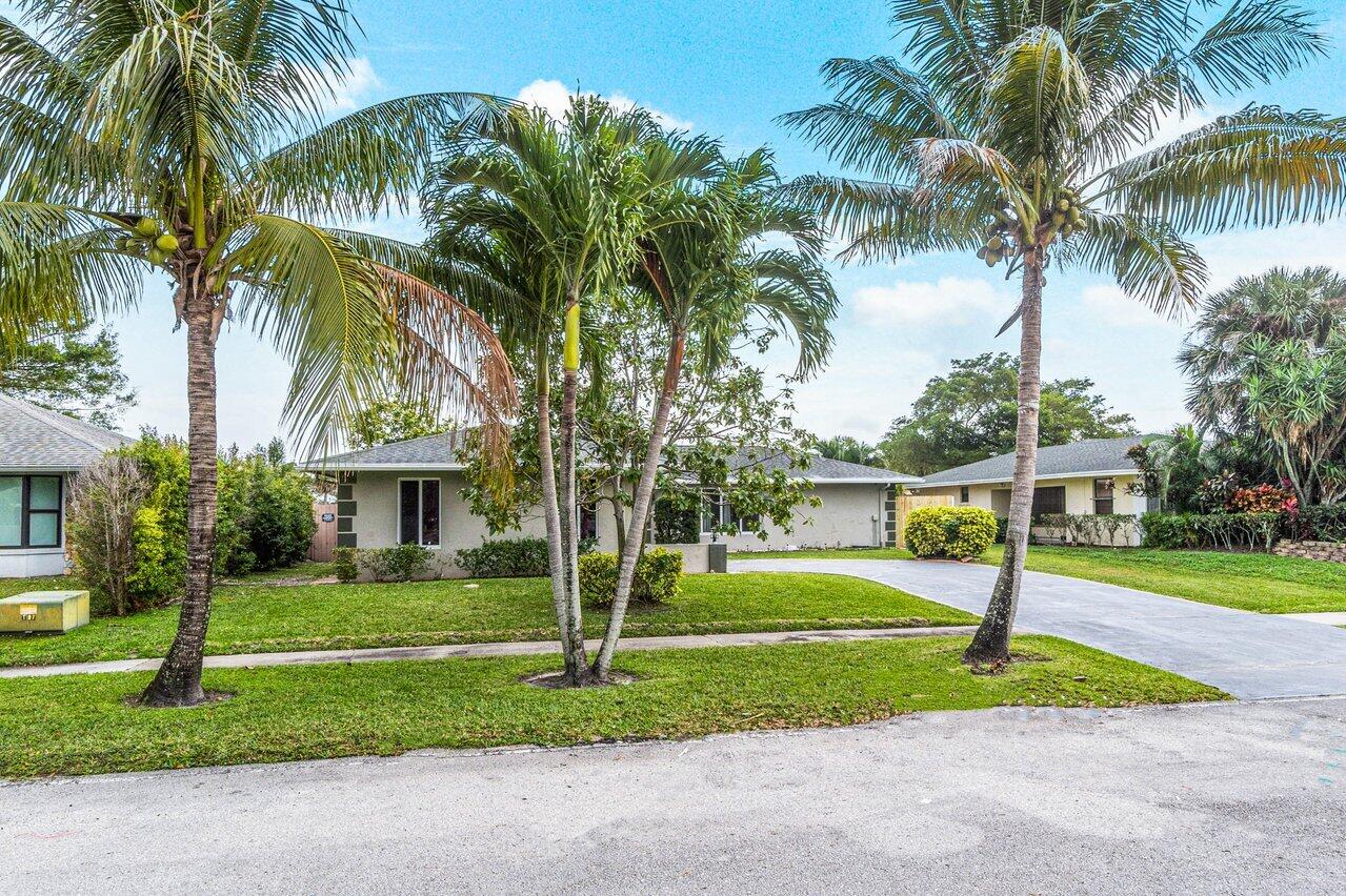 208 Lochmore Road Riviera Beach, FL 33407 - Photo 2 of 34 002-208LochmoreRoad-RivieraBeach-FL-3340