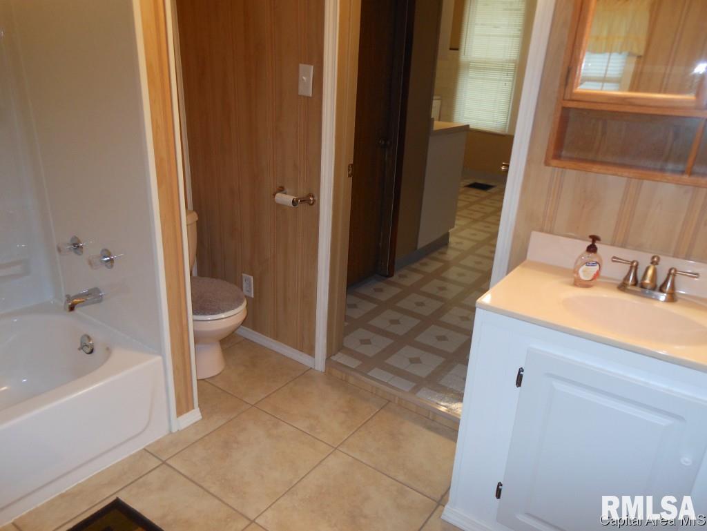 2828 South 12th Street Springfield, IL 62703 - Photo 9 of 14